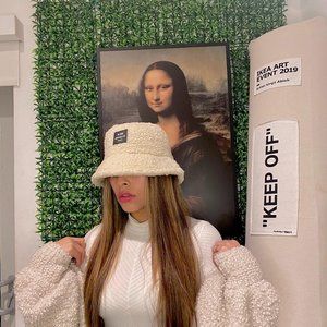 BUCKET HAT